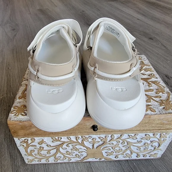 UGG LA Cloud Strap Sandal - Picture 6 of 9